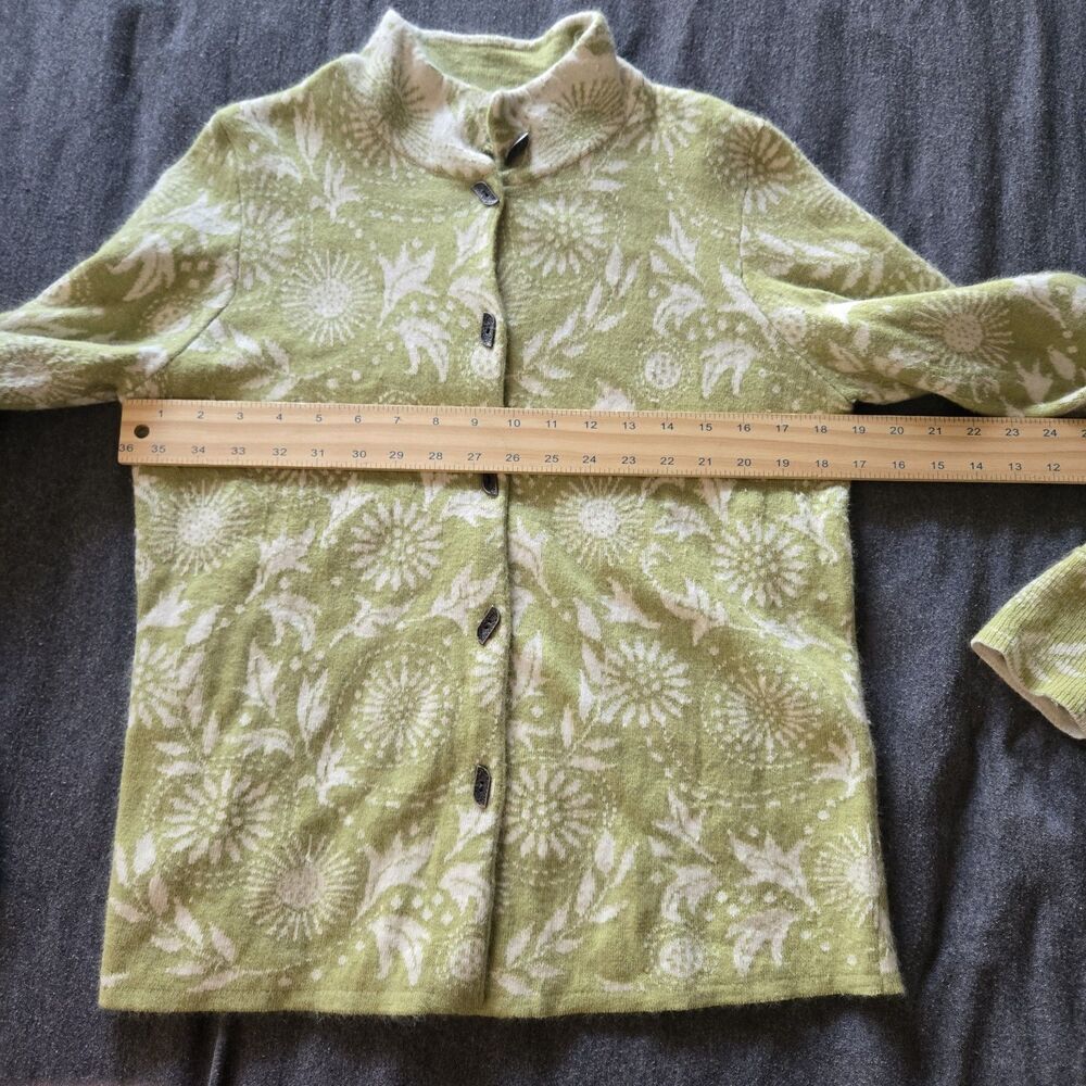 Vintage Icelandic Design Angora Cardigan Sweater Green Leaf Metal Buttons Sz Med - Picture 7 of 8